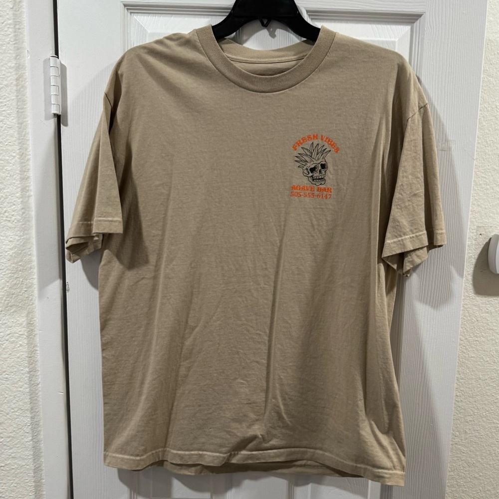 Fresh Vibes tan t-shirt XL